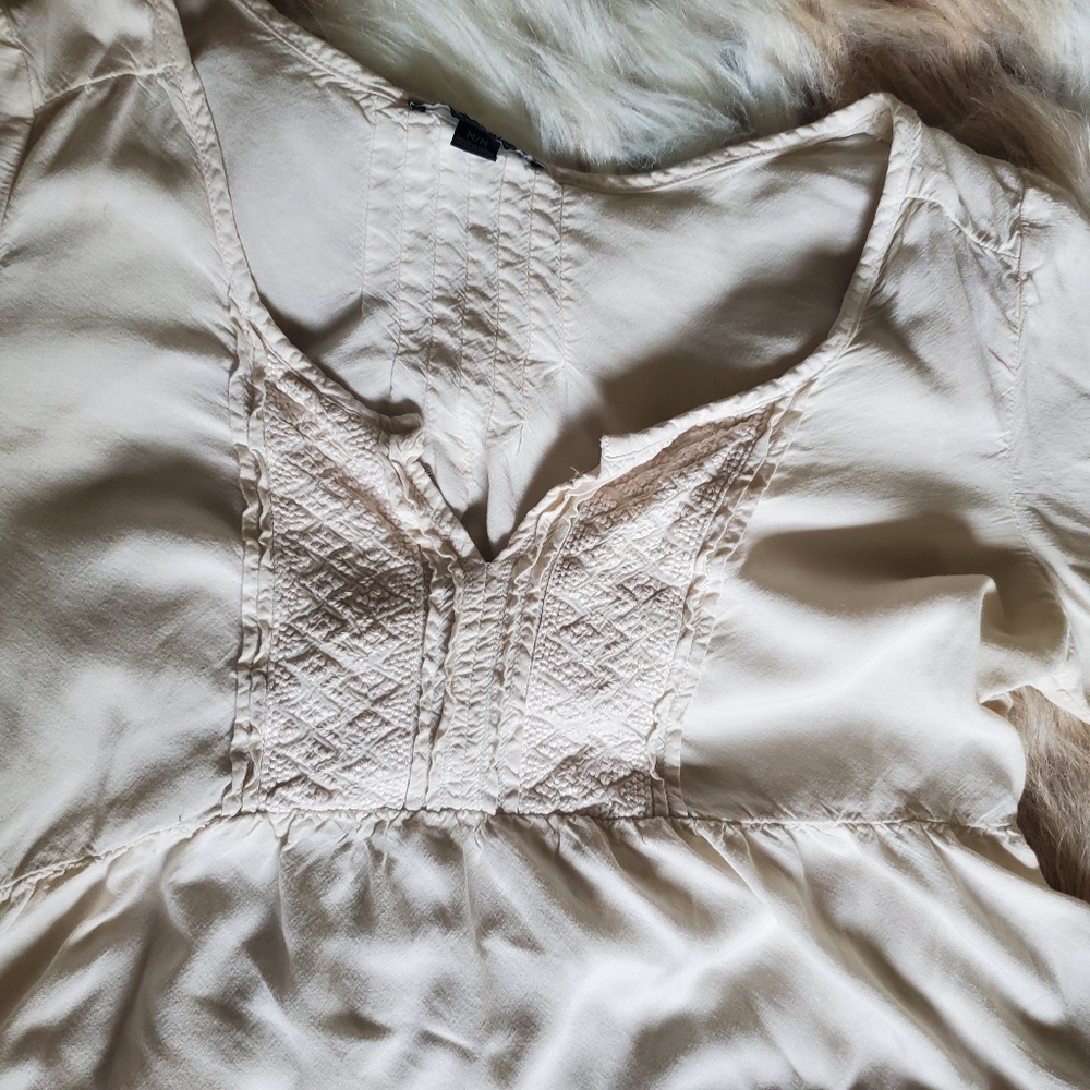 American Eagle Ruffle Top - Picture 2 of 4